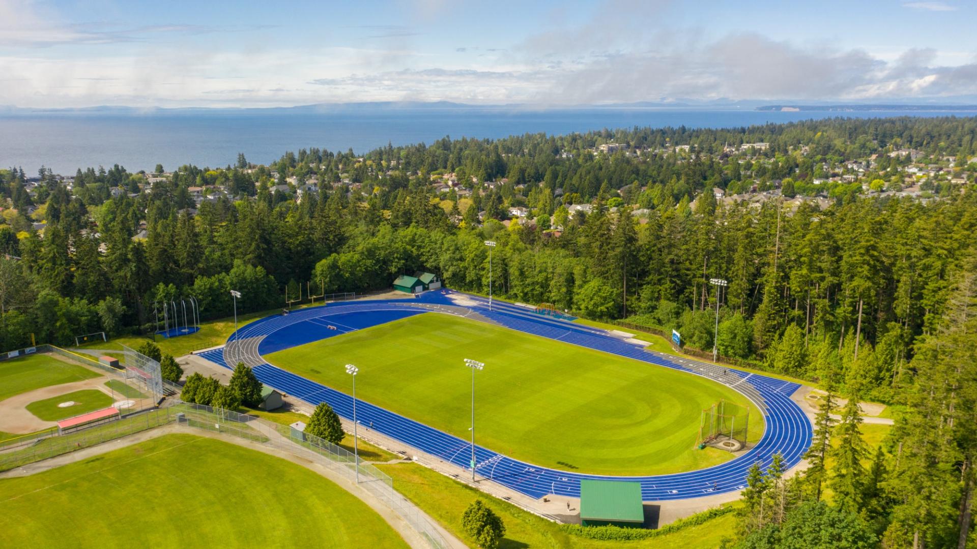 New Athletics Track And Artificial Turf Field Open At South Surrey   SouthSurreyAthleticParkTrack 